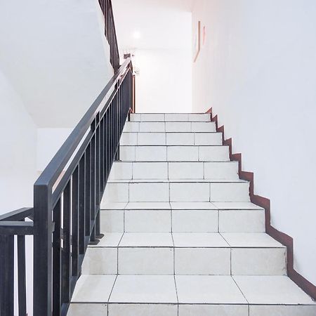 Hotel O Rappocini Near Rsia Paramount Makassar Buitenkant foto