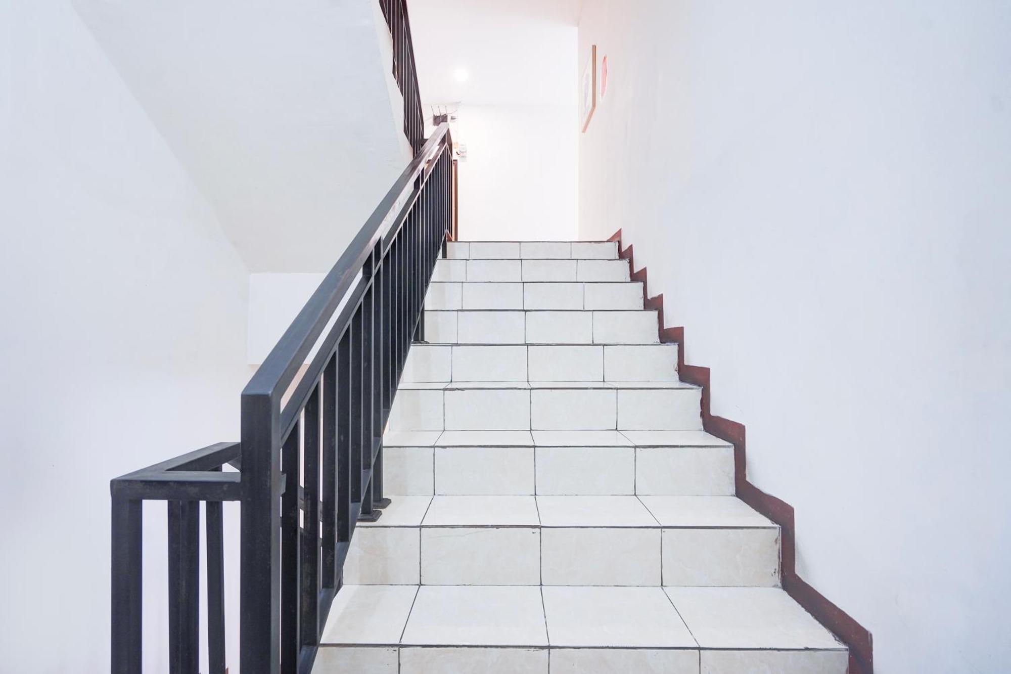 Hotel O Rappocini Near Rsia Paramount Makassar Buitenkant foto