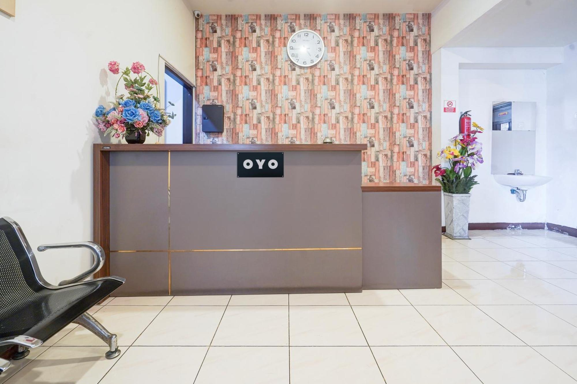 Hotel O Rappocini Near Rsia Paramount Makassar Buitenkant foto