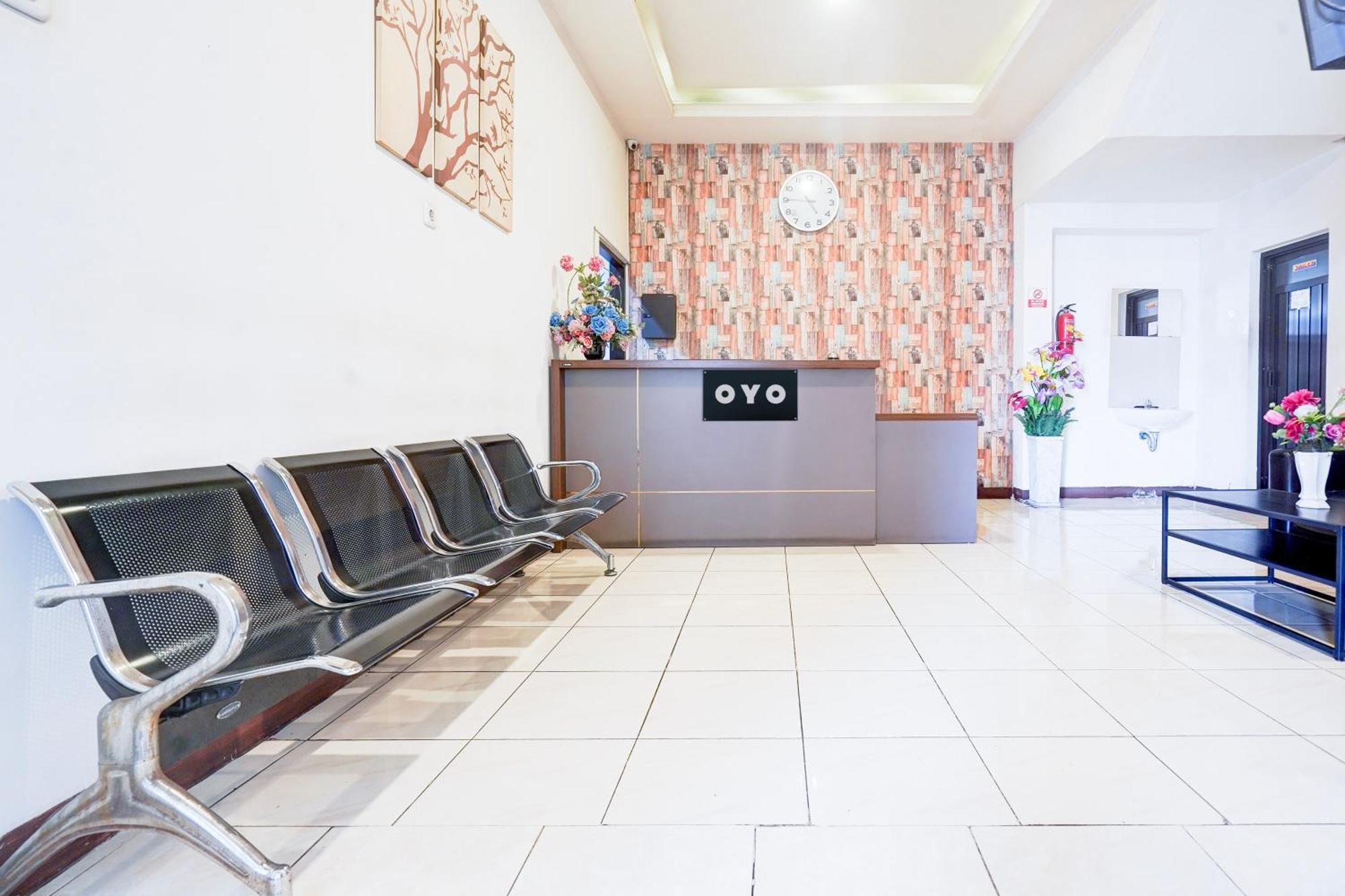 Hotel O Rappocini Near Rsia Paramount Makassar Buitenkant foto