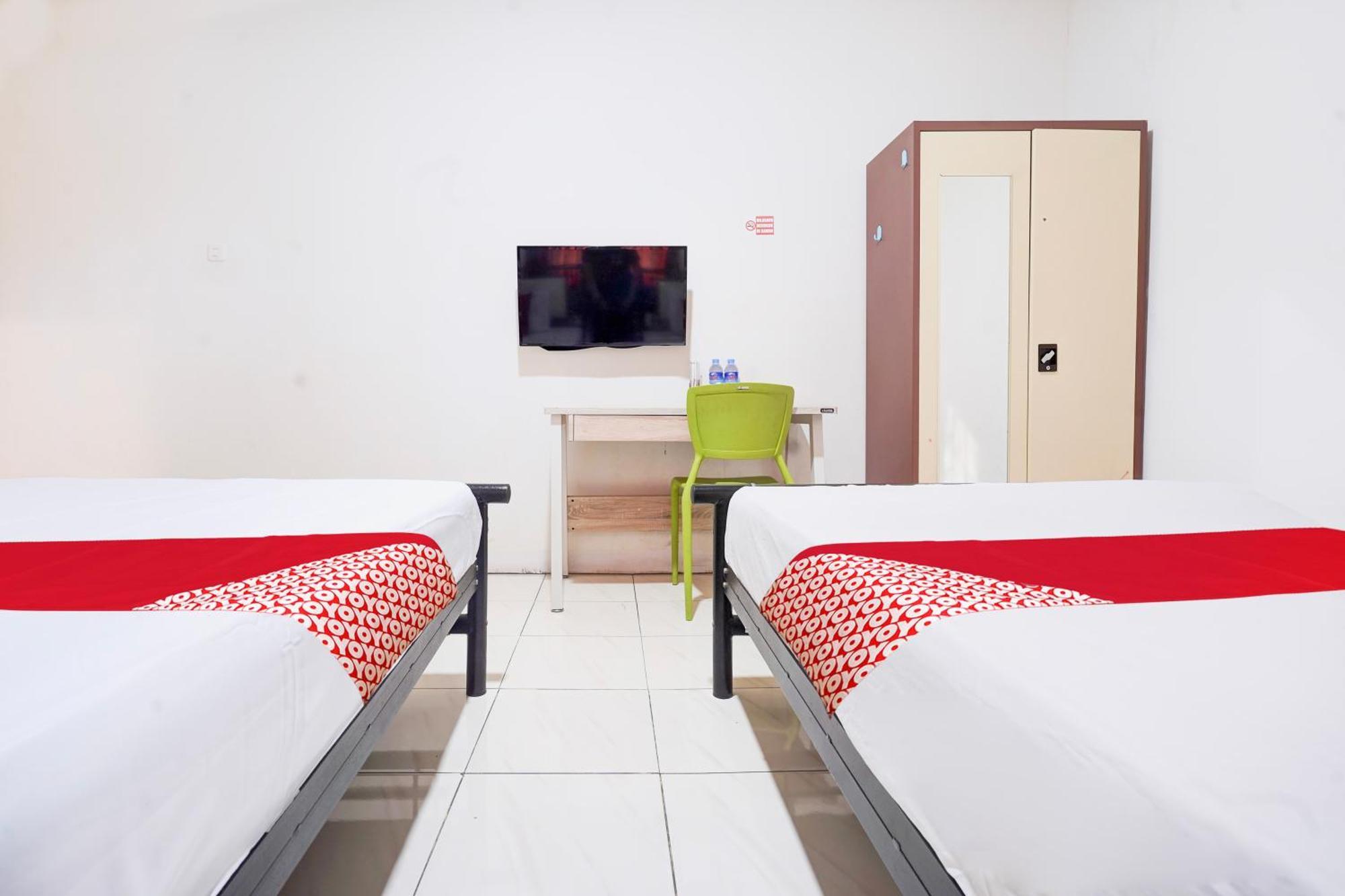 Hotel O Rappocini Near Rsia Paramount Makassar Buitenkant foto