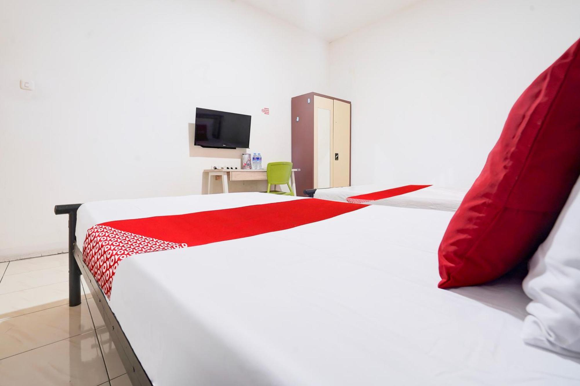 Hotel O Rappocini Near Rsia Paramount Makassar Buitenkant foto